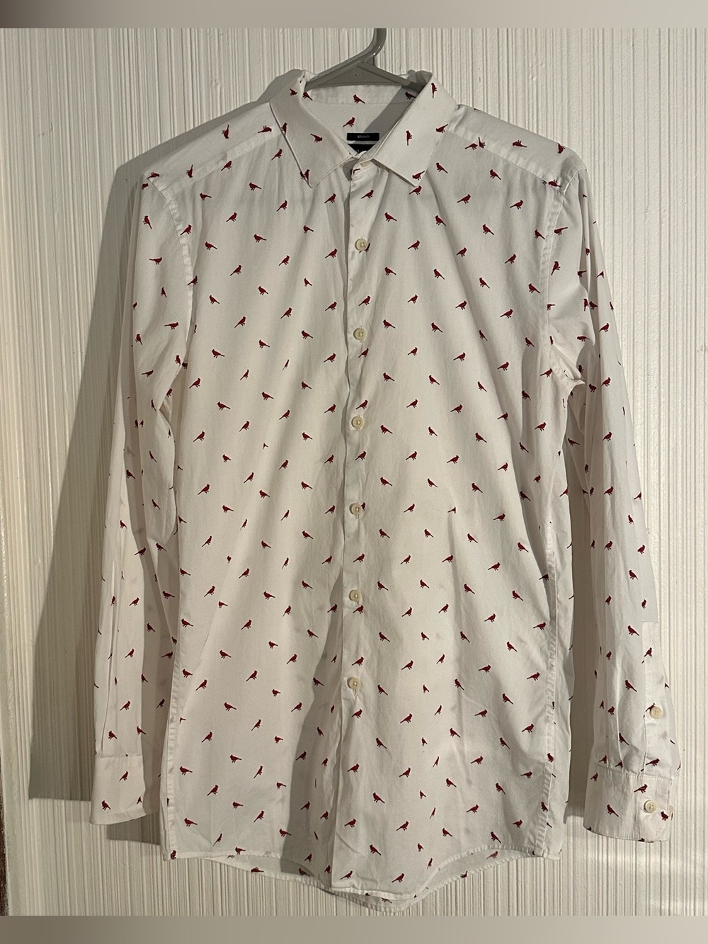 bar iii Men’s Button Down White Shirt Red Birds slim Fit Small Bar 3 Dress Shirt